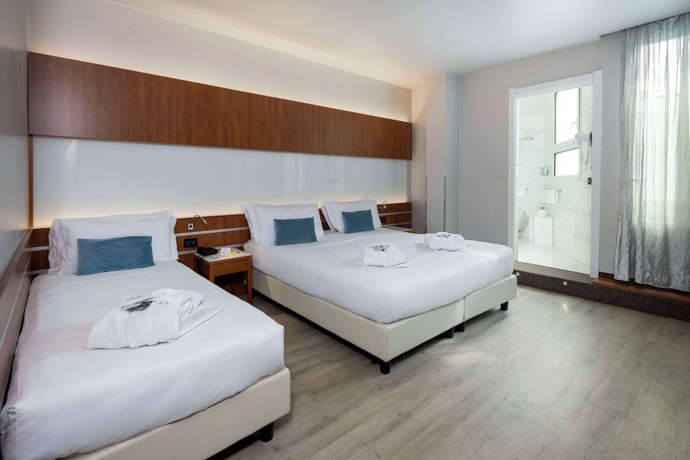 Comfort Room, Multiple Beds