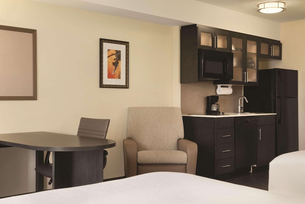 Studio Suite, 2 Queen Beds, Non Smoking thumbnail 6