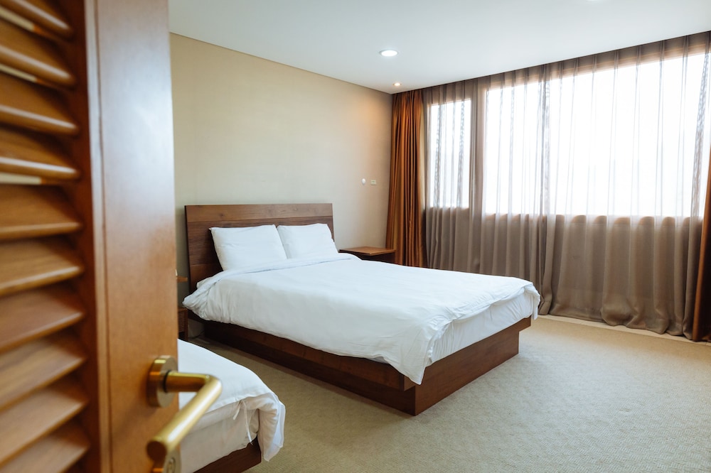 Standard Twin Room - Photo 4