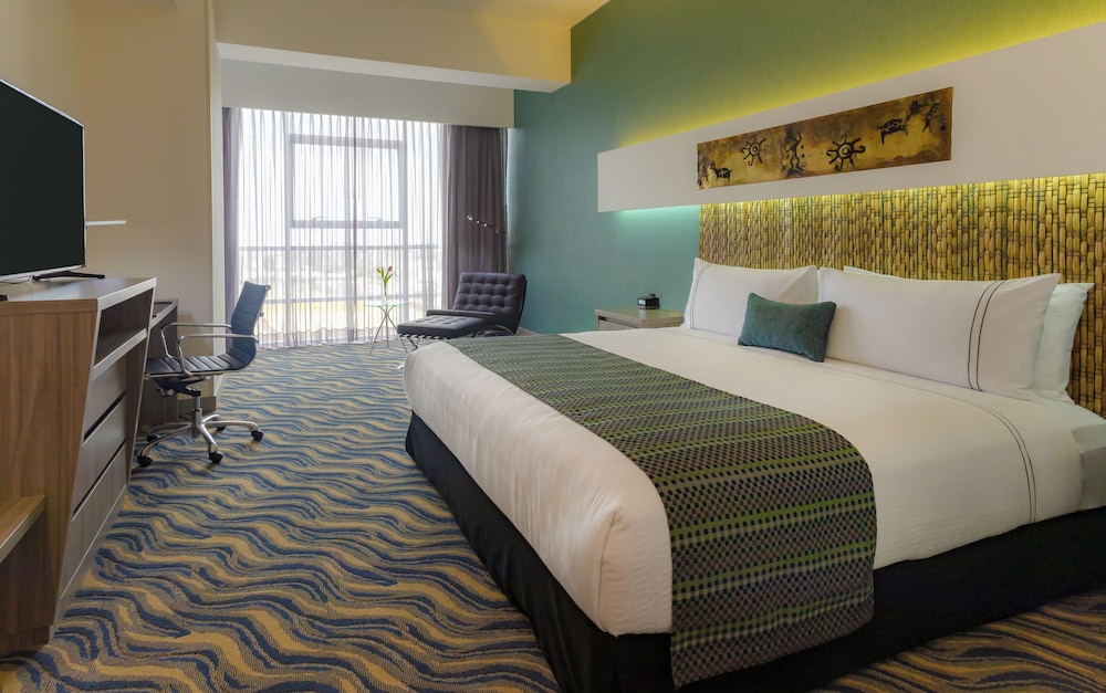 Standard Room, 1 King Bed - Photo 2