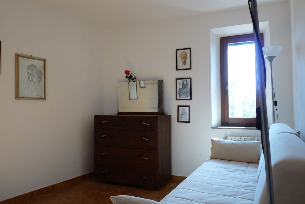 Apartment, 3 Bedrooms, Mountain View photo 2