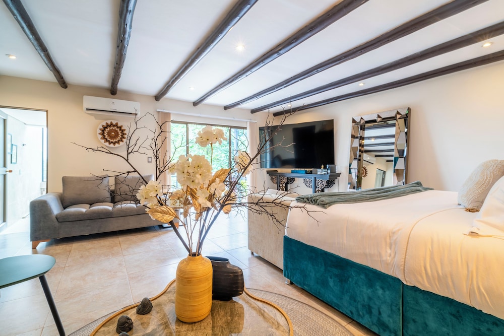 Comfort Suite, Garden View photo 1