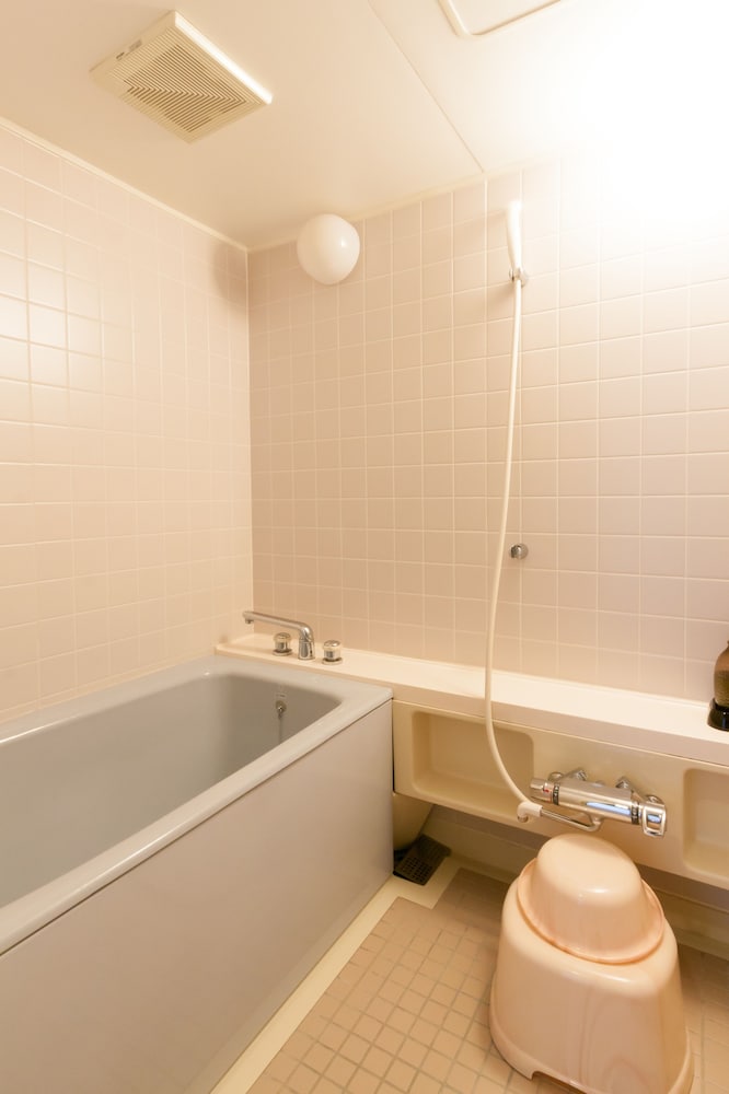 Japanese Style Twin Room, Private Bathroom photo 3