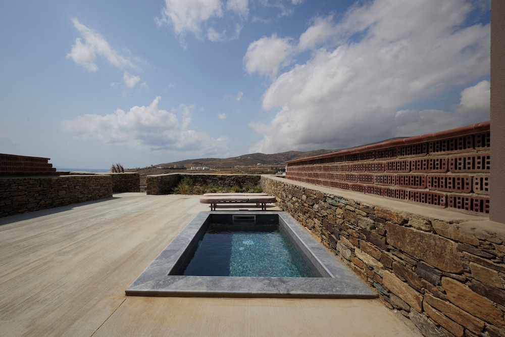 Superior Suite with Plunge Pool - Photo 11
