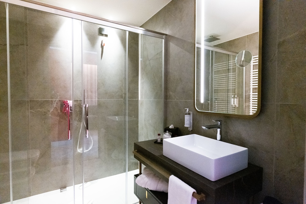 Signature Room - Photo 4