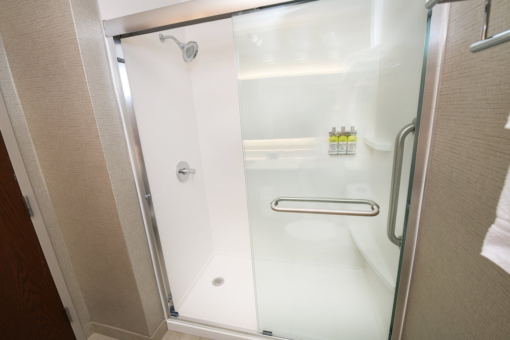 Standard Room, 2 Queen Beds, Accessible (Communications) - Photo 7