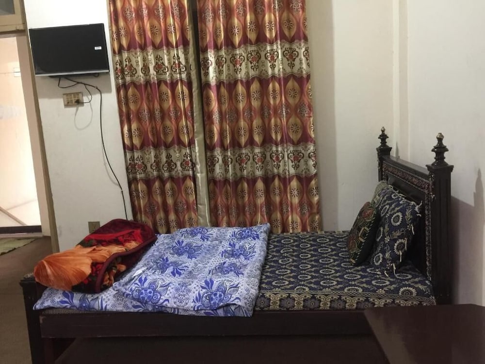 Standard Double or Twin Room - Photo 8