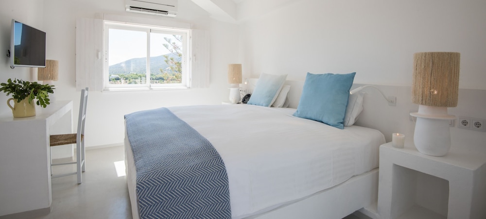 Junior Suite (Adults Only)