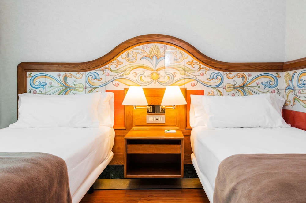 Standard Twin Room, Non Smoking photo 3
