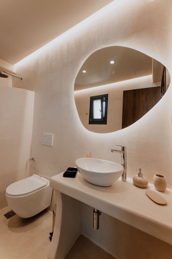 Penthouse Suite with private jacuzzi (no access to swimming pool) - Photo 2