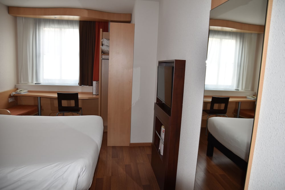 Standard Room, 1 Double Bed - Photo 5