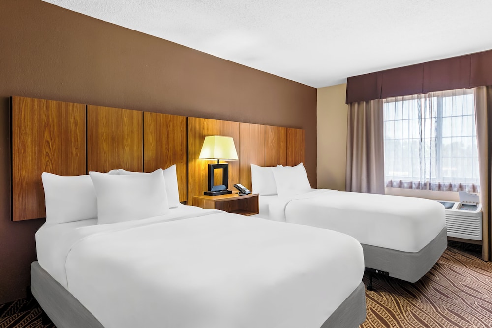 Suite, 2 Double Beds, Non Smoking - Photo 7