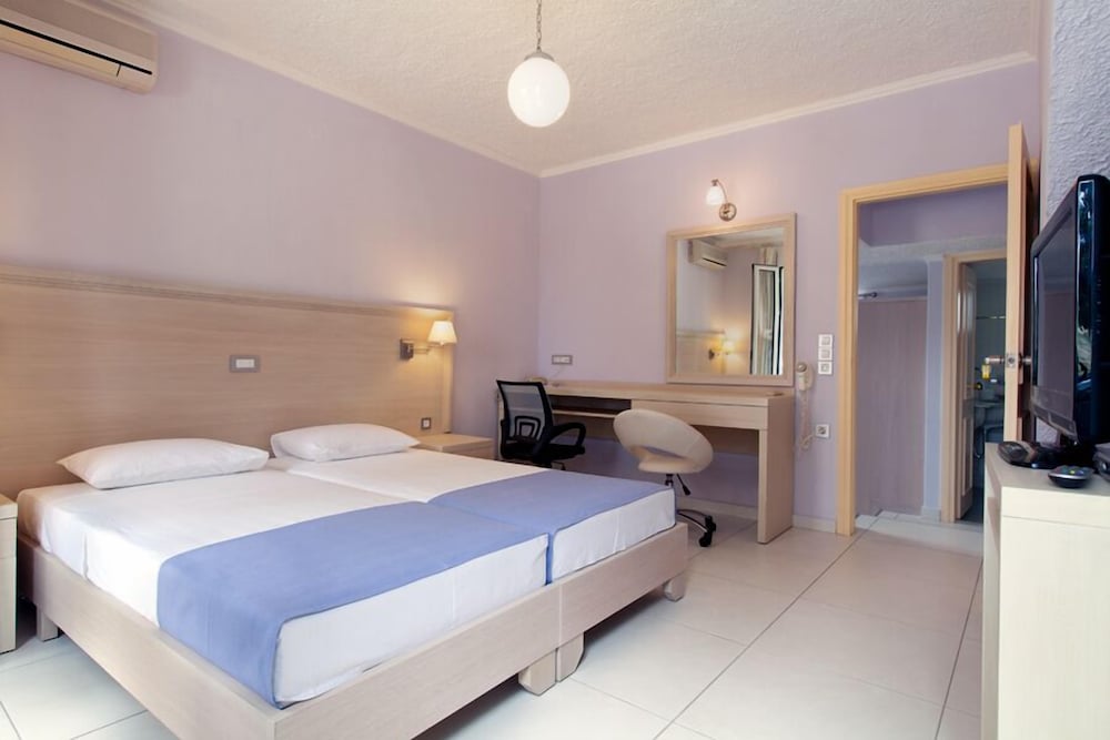 Family Apartment, 2 Bedrooms, Balcony photo 3