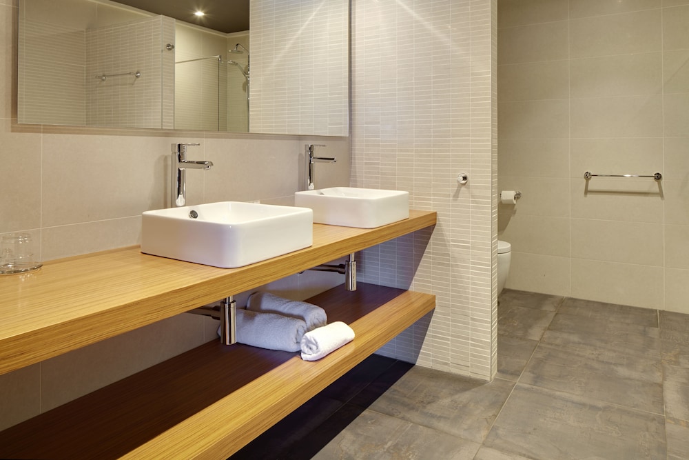 Superior Double Room, Bathtub, Mountain View photo 2