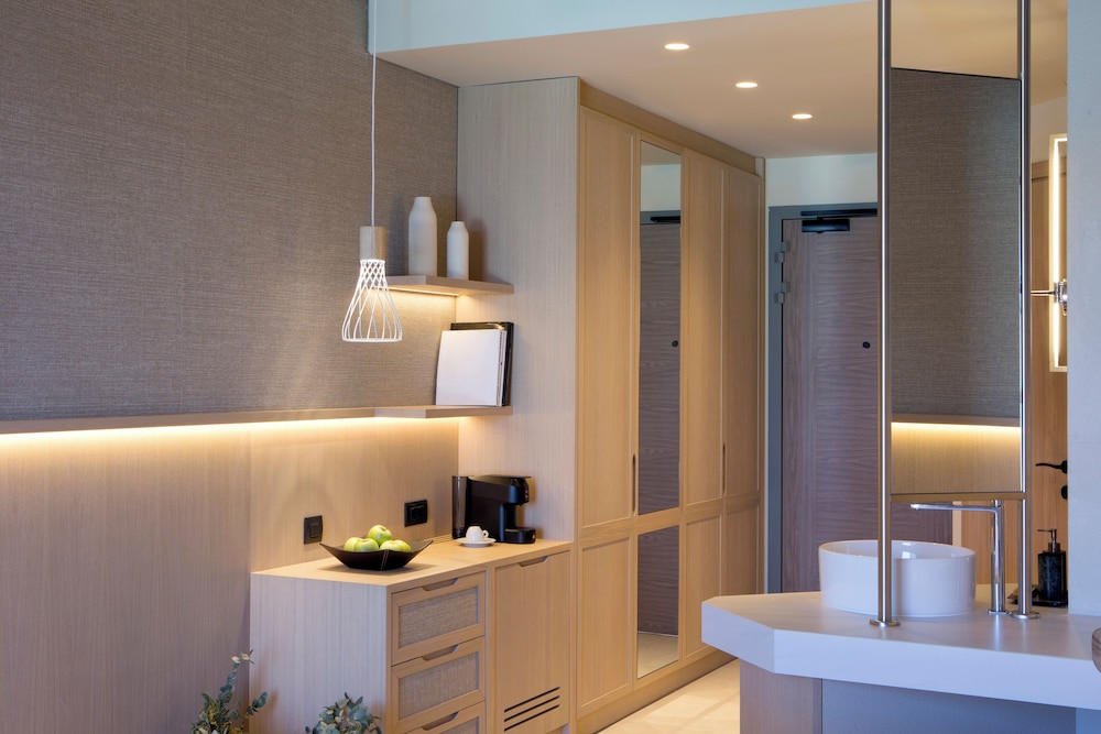 Deluxe Double Room, Private Pool, Pool View photo 3