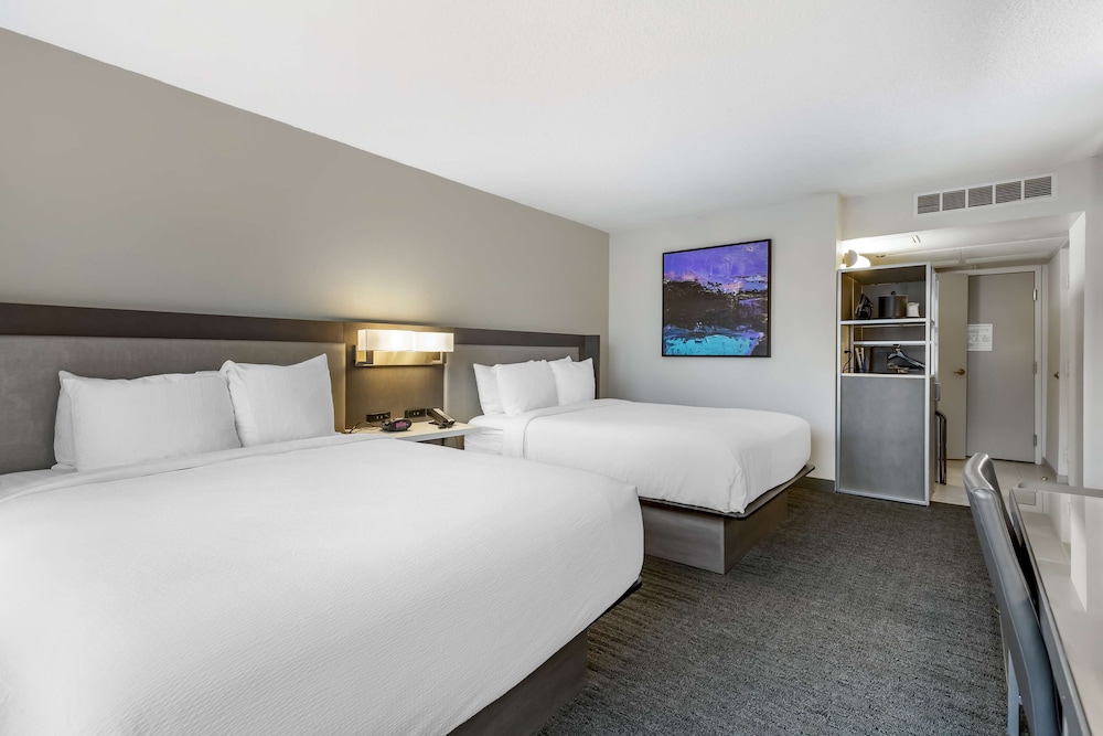 Standard Room, 2 Queen Beds, Accessible, Refrigerator & Microwave (Refrigerator & Microwave) - Photo 2
