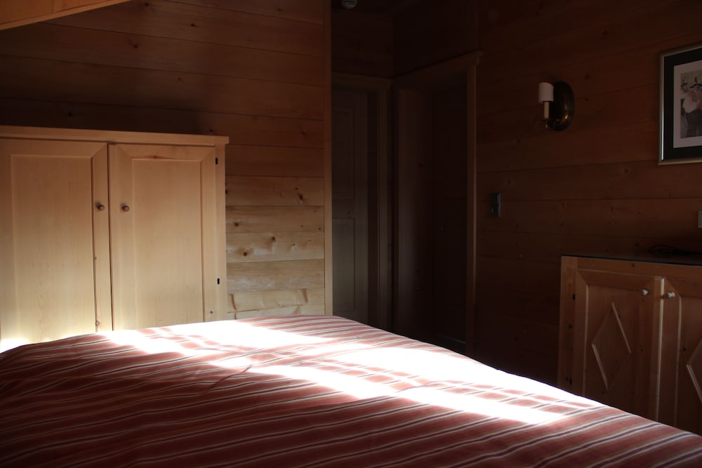 Exclusive Apartment, 2 Queen Beds, Non Smoking photo 2