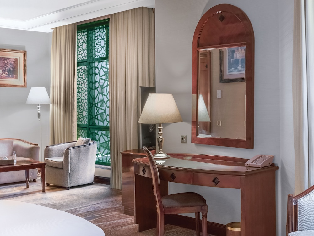 Junior Suite, 2 Twin Beds - Photo 2
