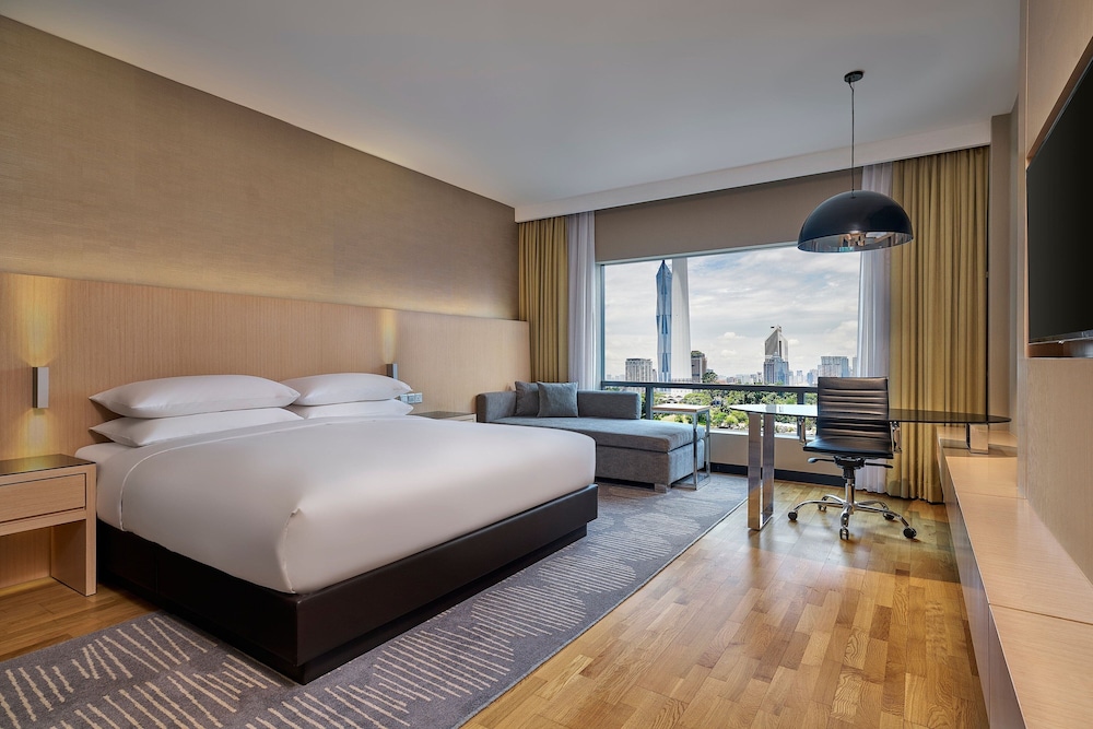 Club Room, 1 King Bed with Sofa bed