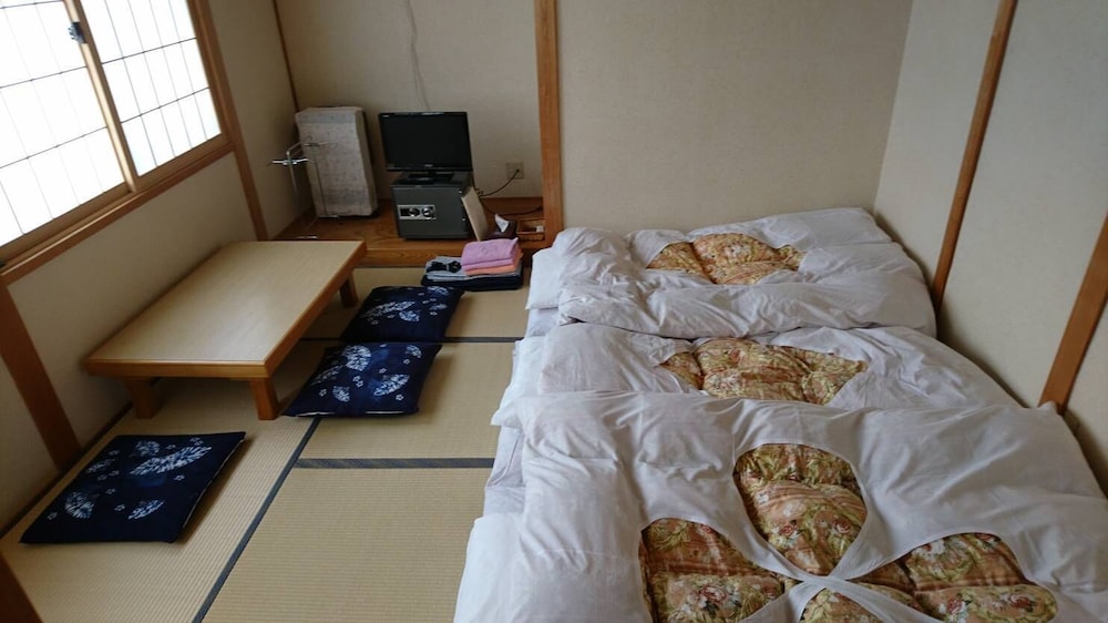 Economy Triple Room, Shared Bathroom photo 1