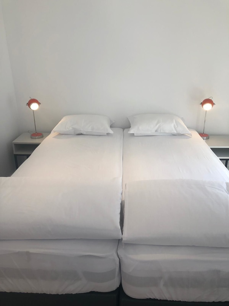 Classic Double Room, Private Bathroom, City View photo 2