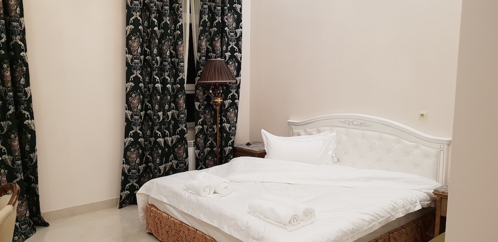 Basic Double Room, 1 Queen Bed, City View photo 1