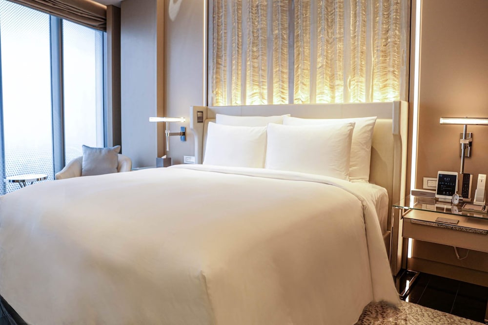 Suite, River View photo 3