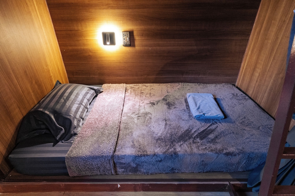Basic Shared Dormitory, Mixed Dorm, Non Smoking, City View photo 2