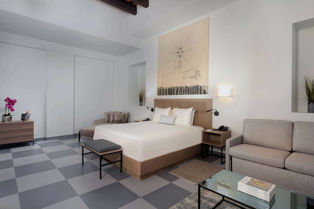 Suite, 1 King Bed (Infanta) - Photo 1