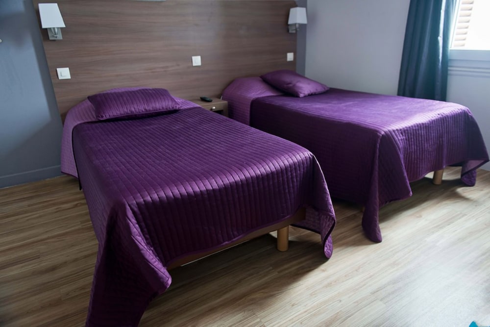 Triple Room, Private Bathroom - Photo 3