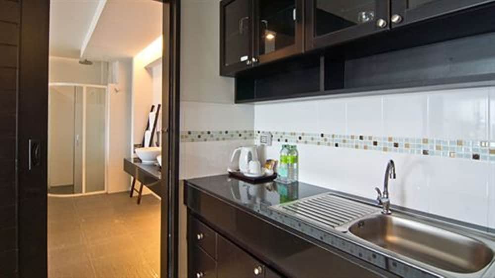 Suite - Photo 5