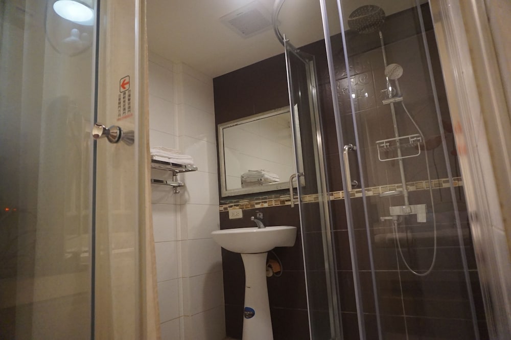 Basic Suite (205) photo 3
