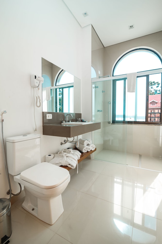 Presidential Suite thumbnail 6