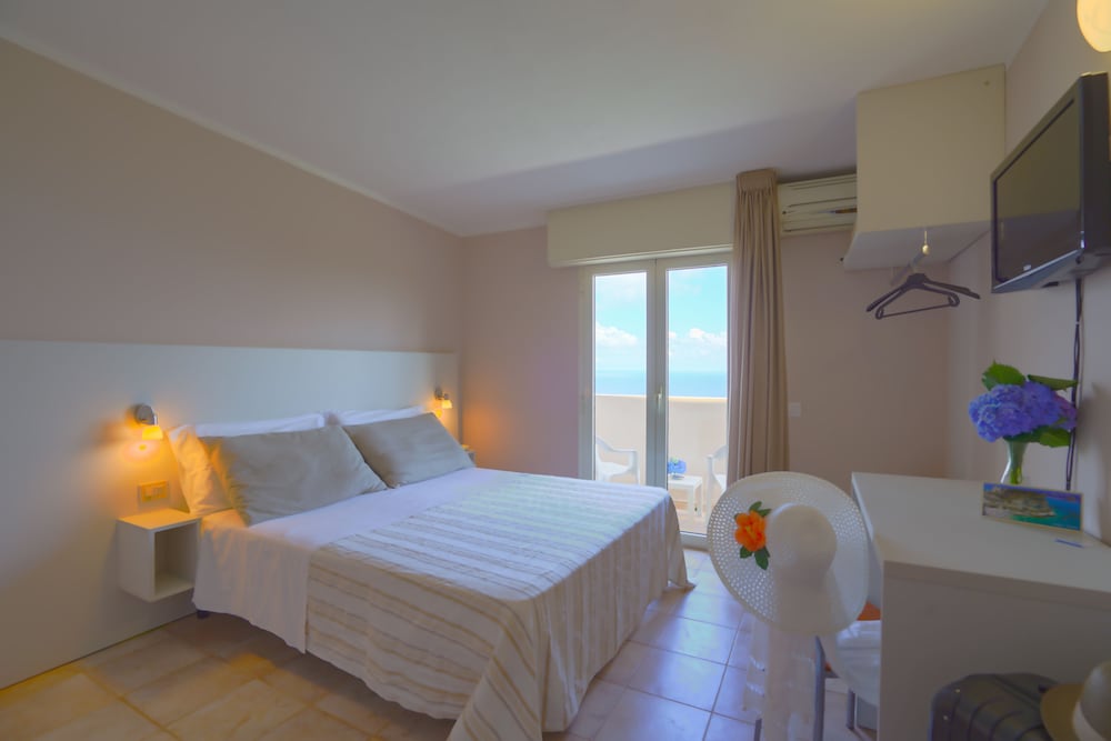 Standard Double or Twin Room, Balcony, Sea View