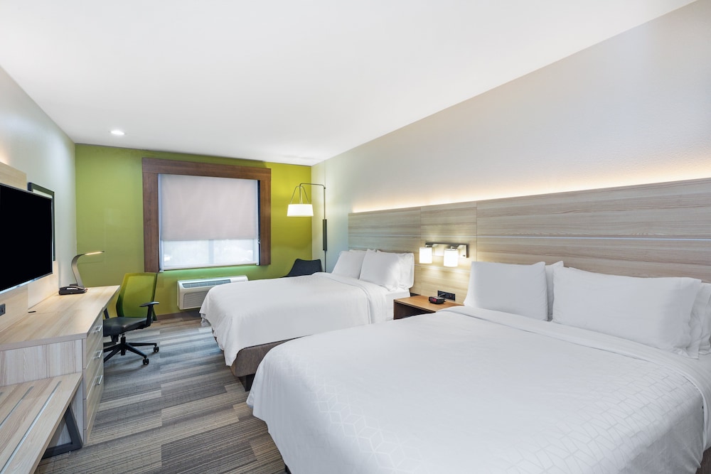 Standard Room, 2 Queen Beds - Photo 1