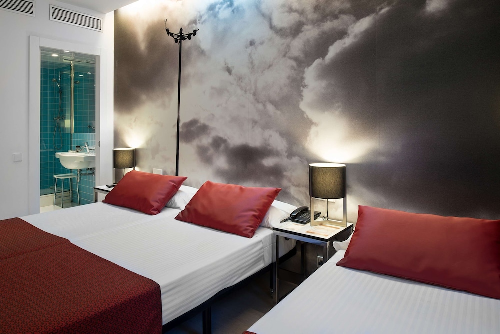 Triple Room (3 adults) photo 3