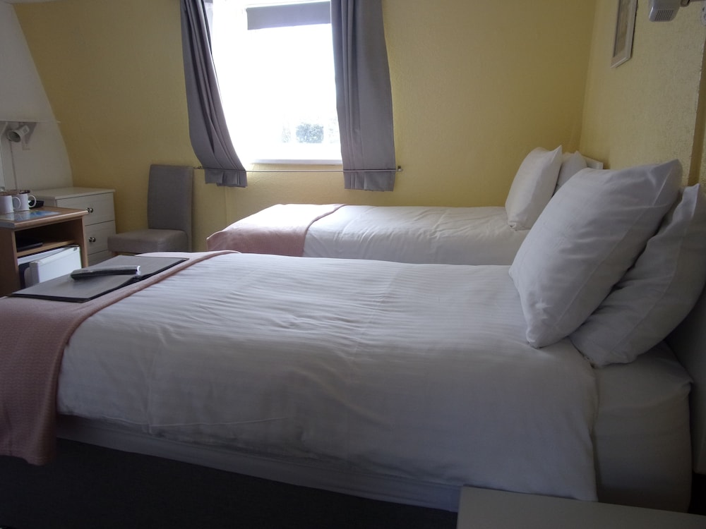 Twin Room, Ensuite, Harbor View photo 2