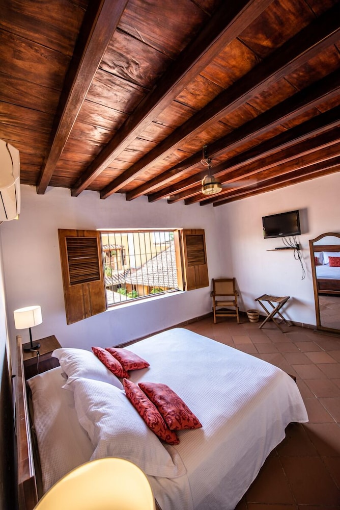 Luxury Suite, 1 King Bed photo 3