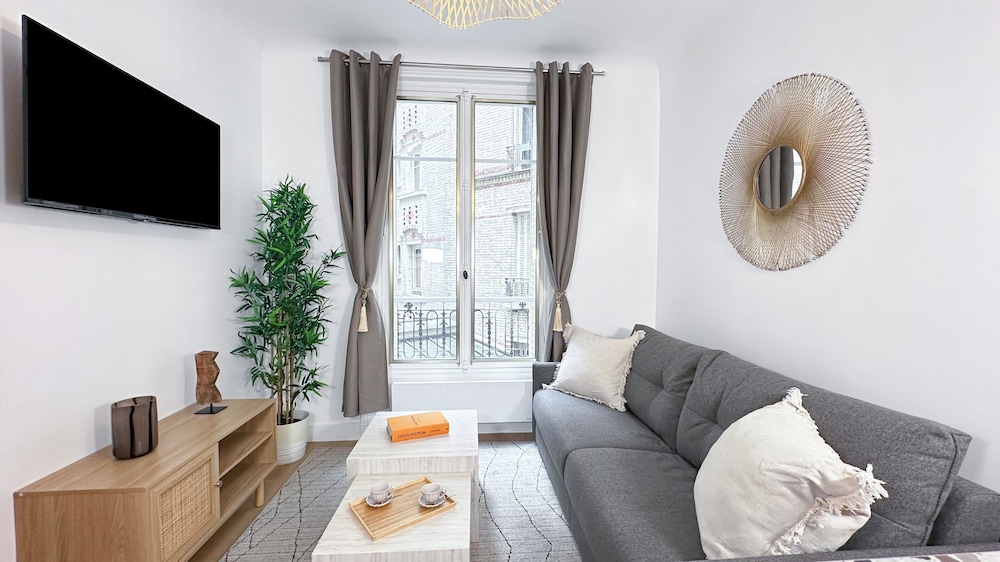 Apartment, Courtyard View
