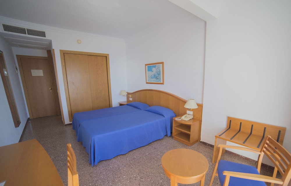 Standard Twin Room (no sea view) photo 2