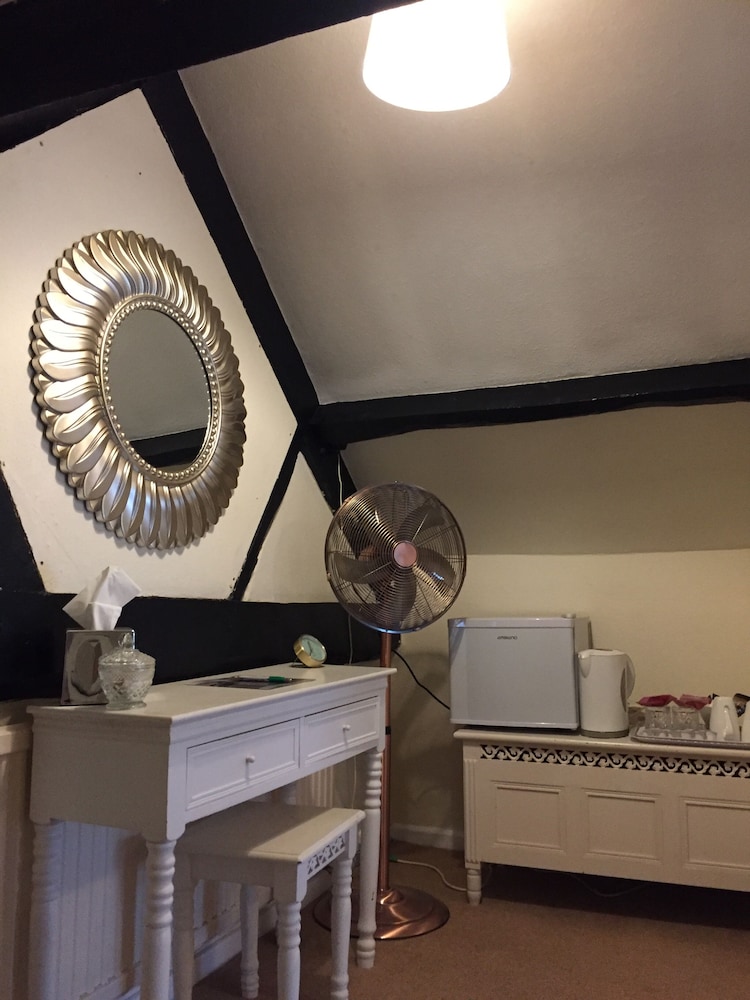 Double Room, Ensuite - Photo 9