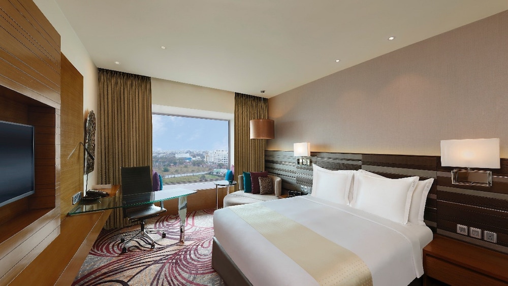 Standard Room, 1 King Bed, Smoking photo 2