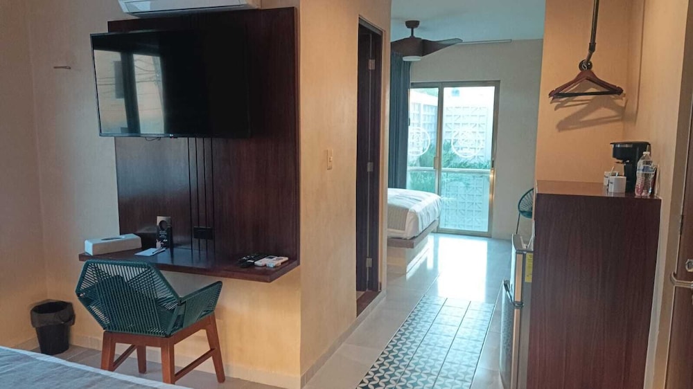 Junior Studio Suite