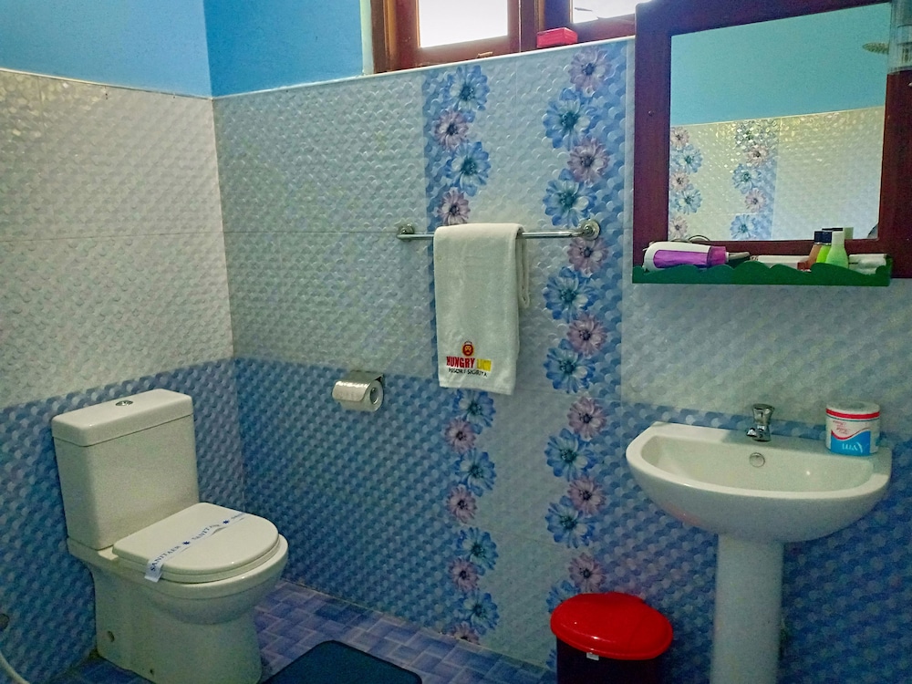 Standard Triple Room, Multiple Beds photo 2