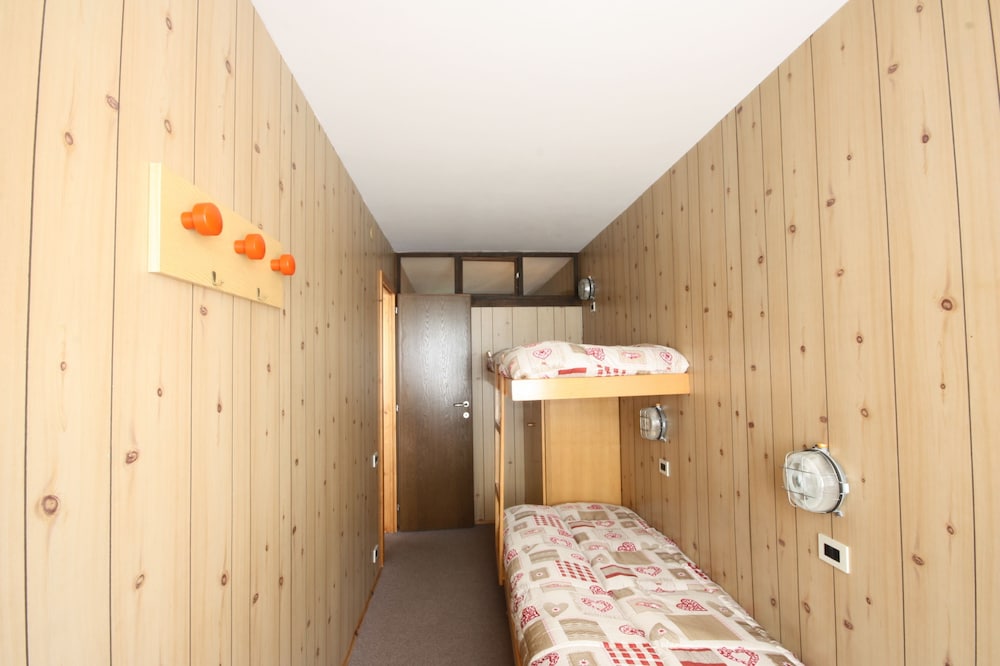 Apartment, 2 Bedrooms (7 pax) photo 1