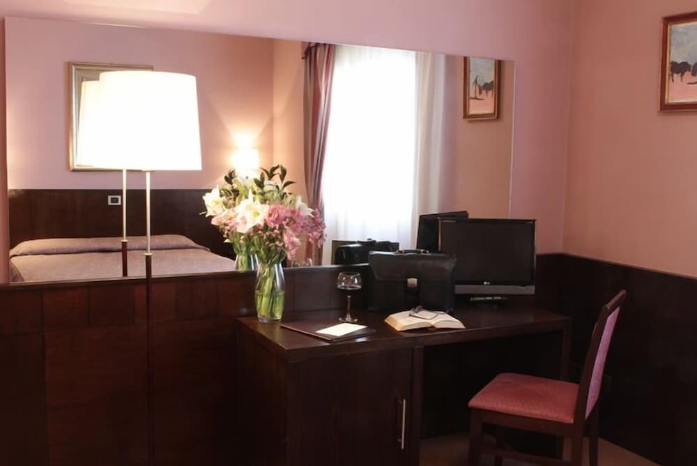 Basic Triple Room, Garden View photo 2