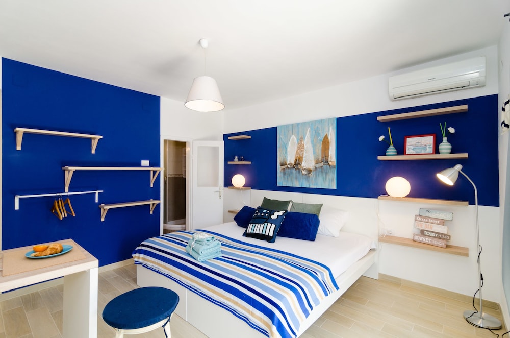 Classic Studio Suite, Terrace, Partial Sea View photo 1