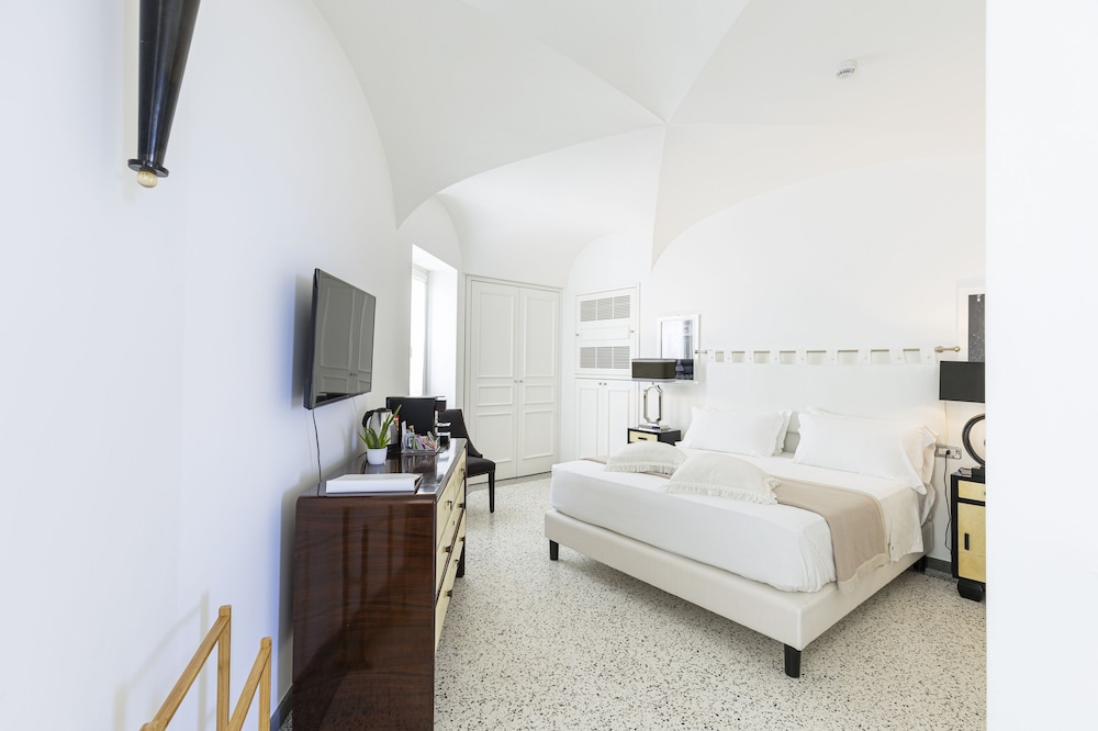 Superior Double Room, 1 King Bed, Terrace, Sea View photo 2