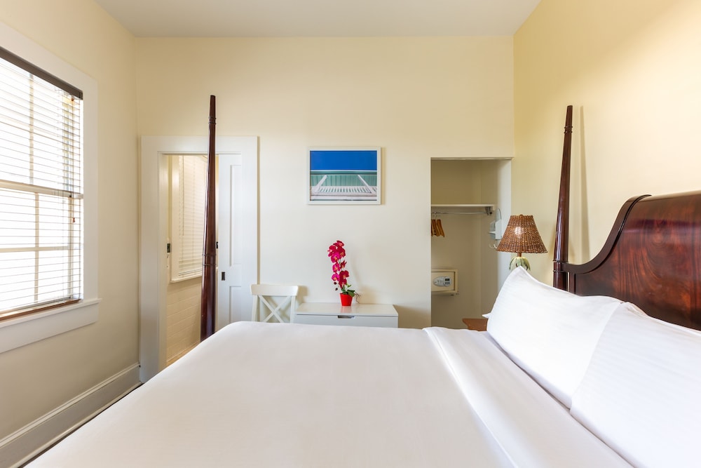 Southernmost King Suite