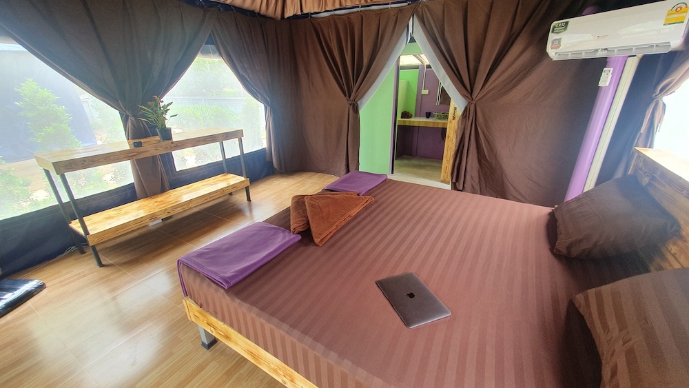 Double Tented Room - Photo 3